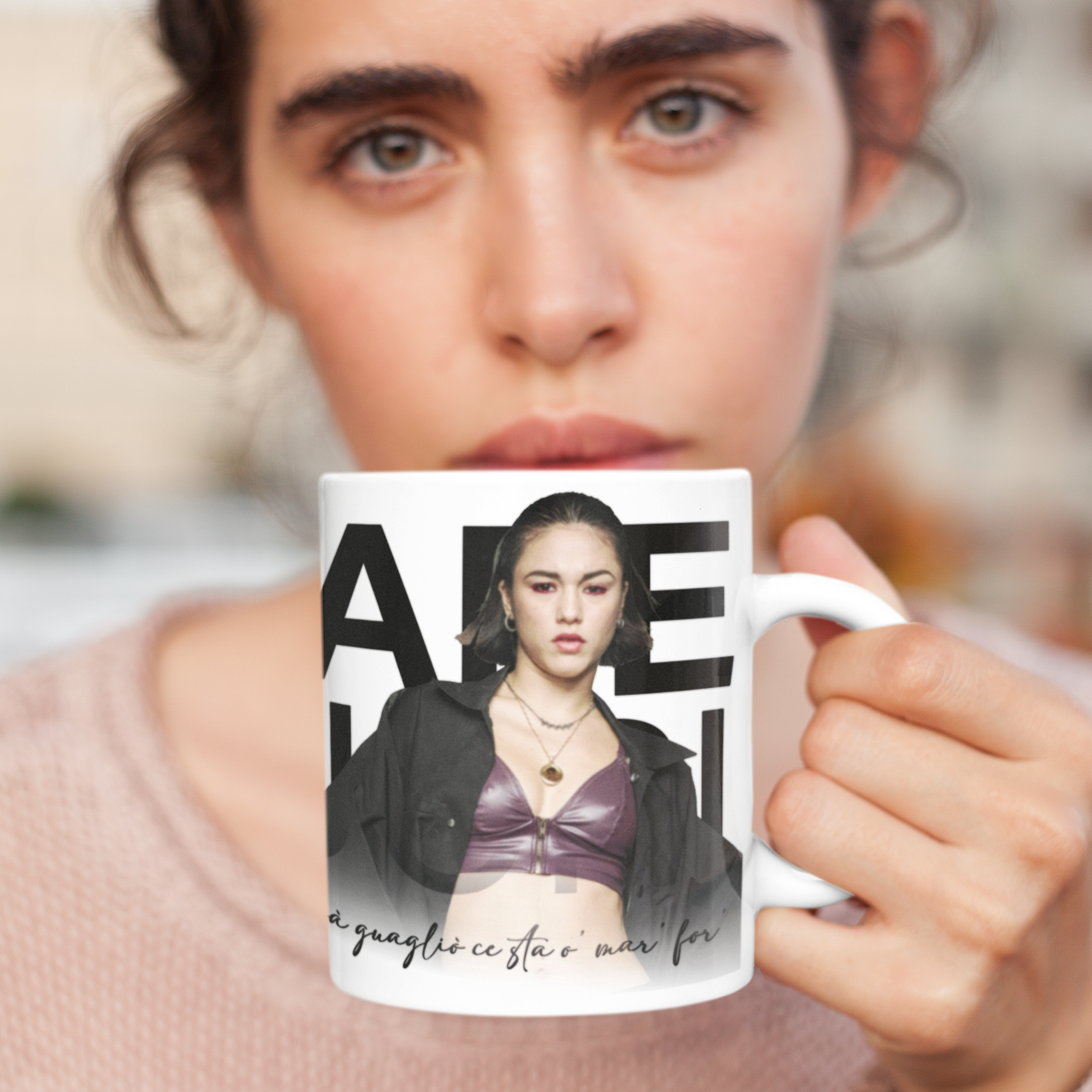 Tazza Mare Fuori 5 con tutti i personaggi - Rosa Ricci - immagine 3